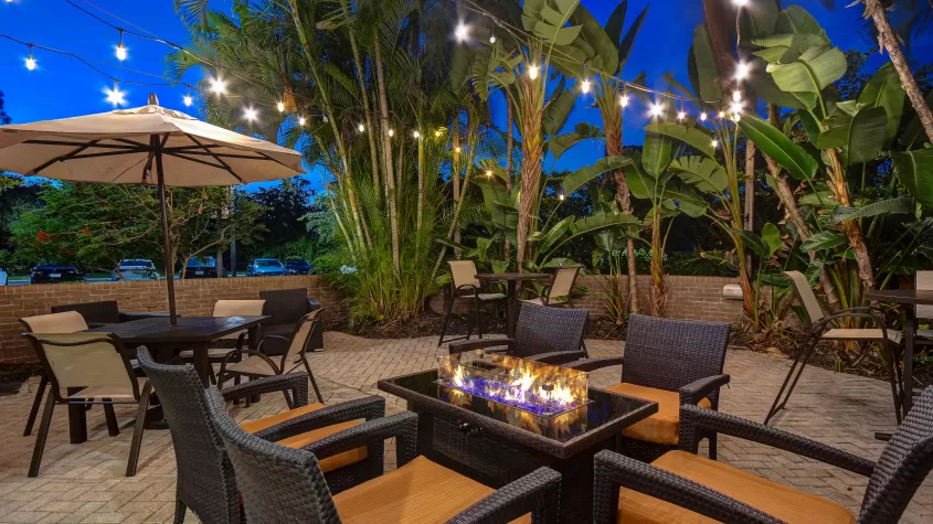 Hilton Garden Inn Fort Myers Firepit